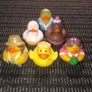 🛍️ Female Rubber Duck Set